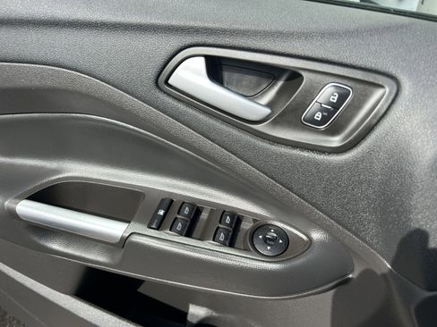 Certified 2018 Ford Escape SE w/ SE Sync 3 Package image 15