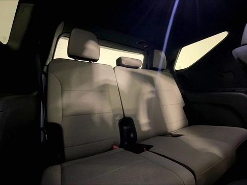 Used 2025 Chevrolet Traverse LT AWD/4WD image 24