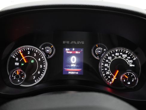 Used 2024 RAM 2500 Big Horn w/ Night Edition AWD/4WD image 8