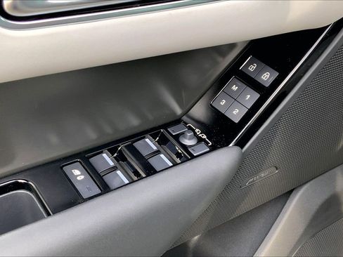 New 2026 Land Rover Range Rover Velar S image 21