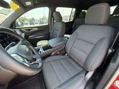 Used 2026 Chevrolet Traverse LT FWD image 11