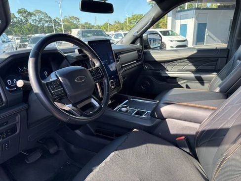 Used 2024 Ford Expedition Max Platinum image 9