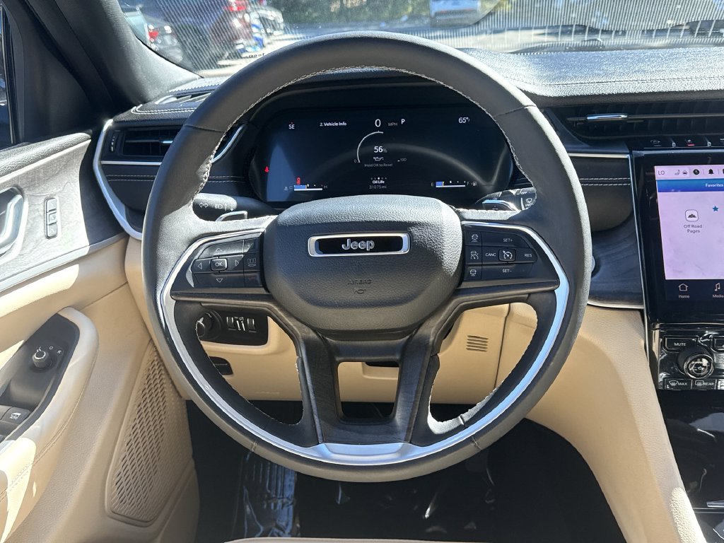 Used 2023 Jeep Grand Cherokee Limited AWD/4WD image 11