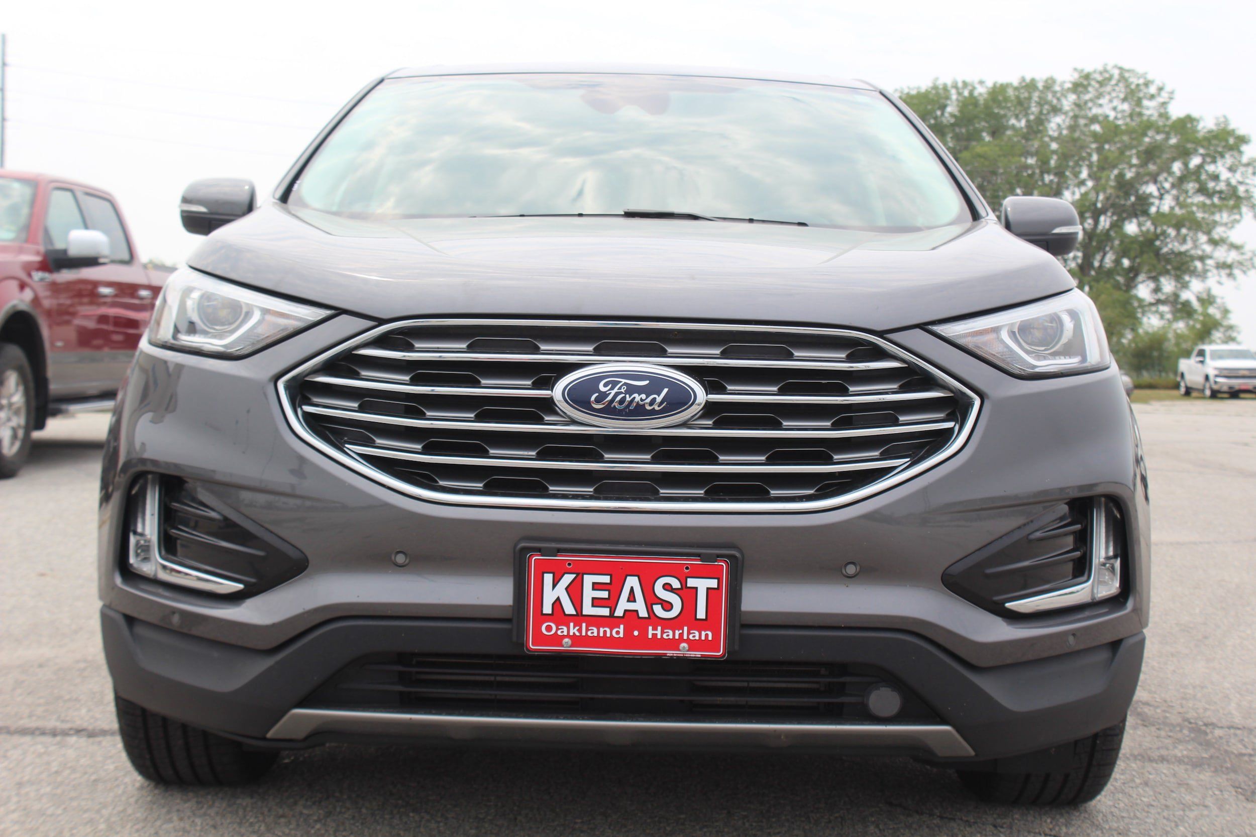 Used 2022 Ford Edge Titanium AWD/4WD image 2