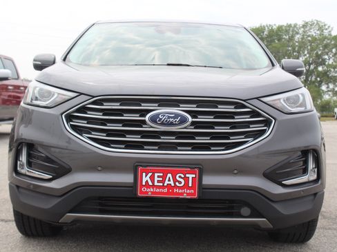 Used 2022 Ford Edge Titanium AWD/4WD image 2