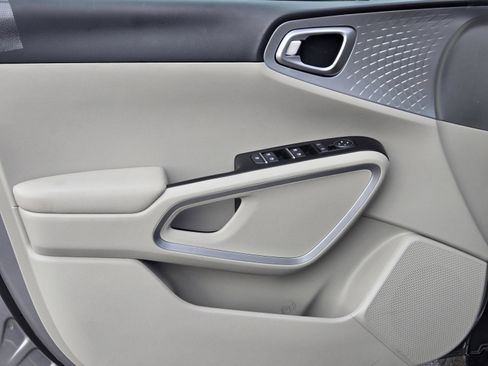 New 2025 Kia Soul LX image 13