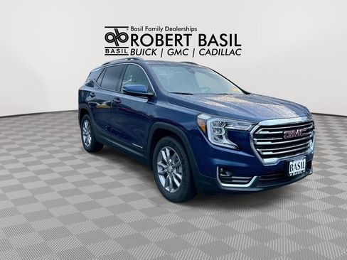 Used 2022 GMC Terrain SLT AWD/4WD image 2