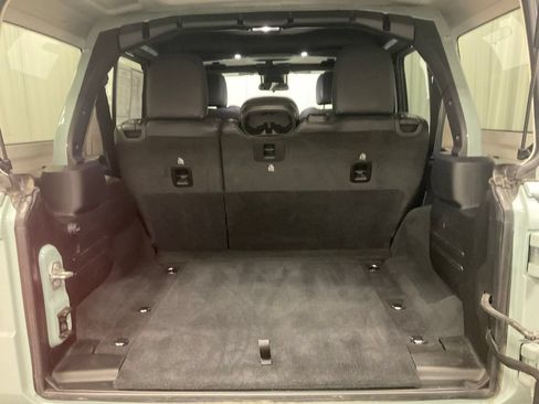 Used 2024 Jeep Wrangler Unlimited Sahara AWD/4WD image 40