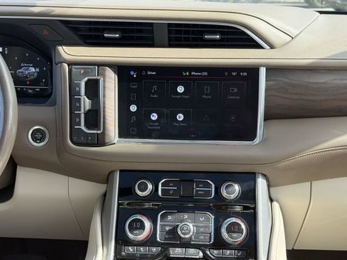 Used 2022 GMC Yukon Denali w/ Denali Ultimate Package AWD/4WD image 23