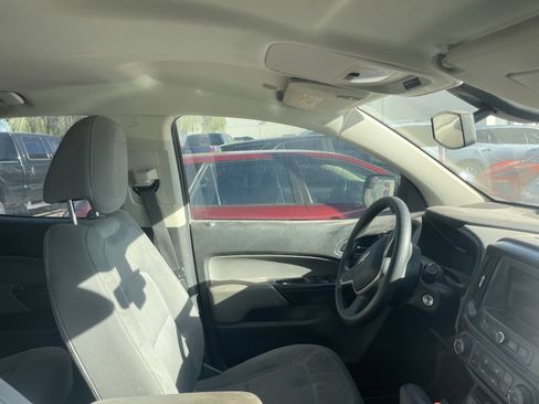 Used 2020 Chevrolet Colorado W/T w/ WT Convenience Package RWD image 8