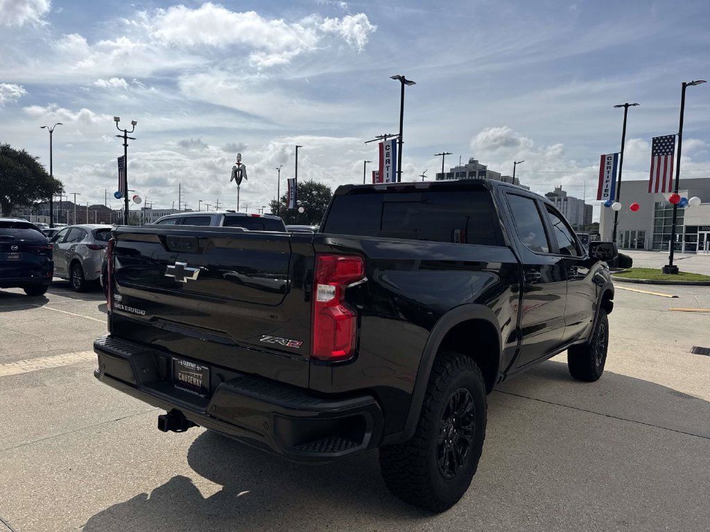 Used 2025 Chevrolet Silverado 1500 ZR2 w/ Technology Package AWD/4WD image 7