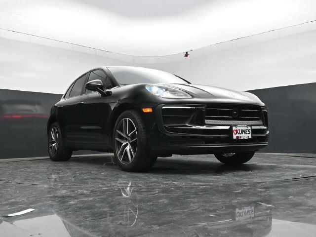 Used 2025 Porsche Macan AWD/4WD image 50