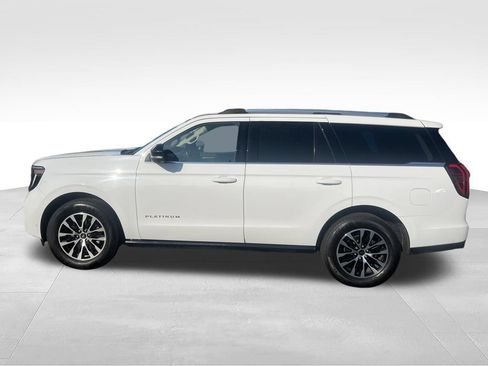 Used 2025 Ford Expedition Platinum AWD/4WD image 3