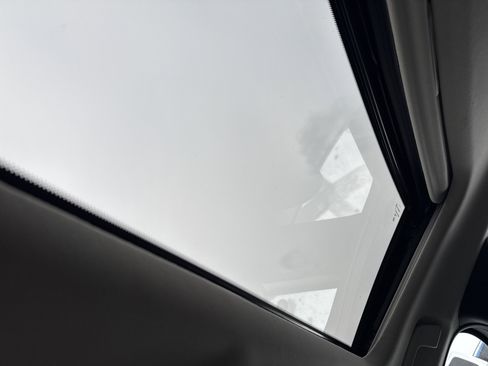 Used 2025 MAZDA MAZDA3 s image 31