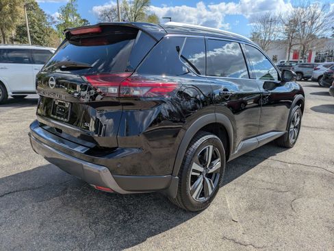 Certified 2025 Nissan Rogue SL w/ SL Premium Package FWD image 4