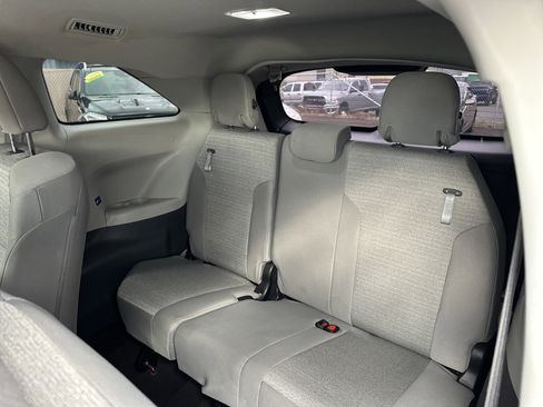 Used 2021 Toyota Sienna LE image 12