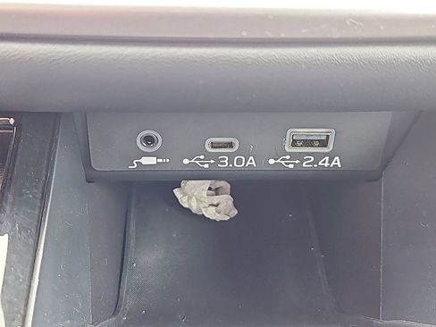 Used 2025 Subaru Outback Premium AWD/4WD image 16