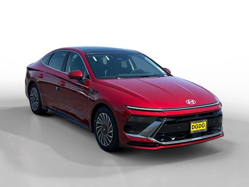 New 2025 Hyundai Sonata Limited image 7