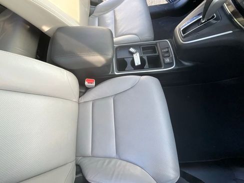 Used 2016 Honda CR-V Touring image 29
