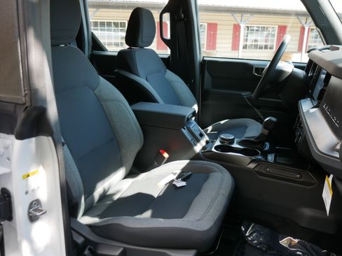 New 2025 Ford Bronco 4-Door image 25