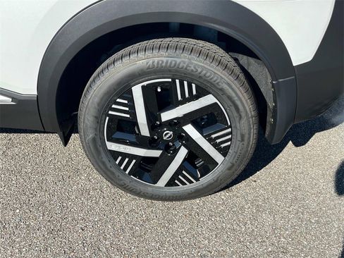 New 2026 Nissan Kicks SV image 13