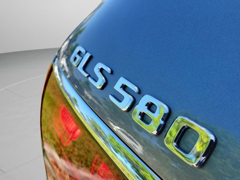New 2026 Mercedes-Benz GLS 580 4MATIC image 6
