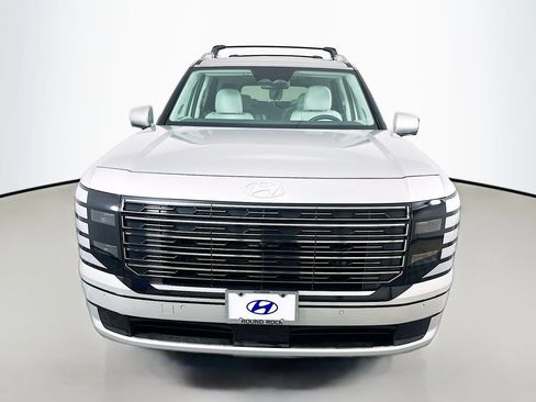 New 2026 Hyundai Palisade Calligraphy FWD image 2