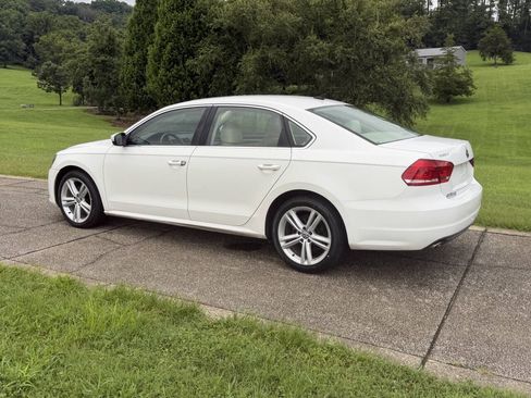 Used 2015 Volkswagen Passat TDI SE FWD image 3