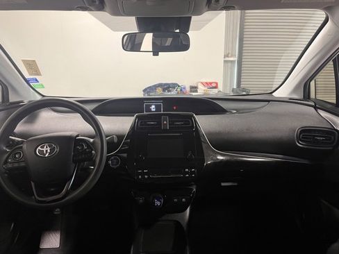 Used 2019 Toyota Prius L Eco image 20