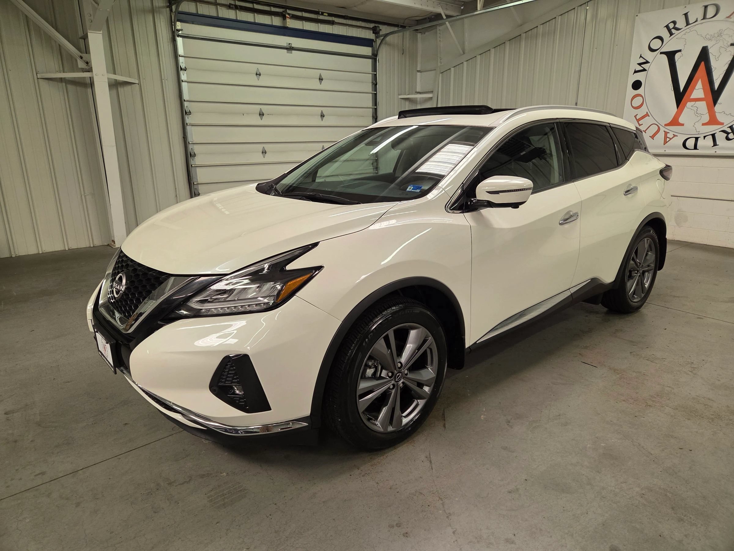 Used 2023 Nissan Murano Platinum w/ Cargo Package AWD/4WD image 2