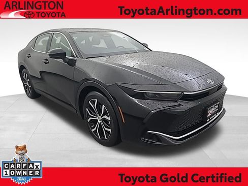 Used 2025 Toyota Crown XLE image 1