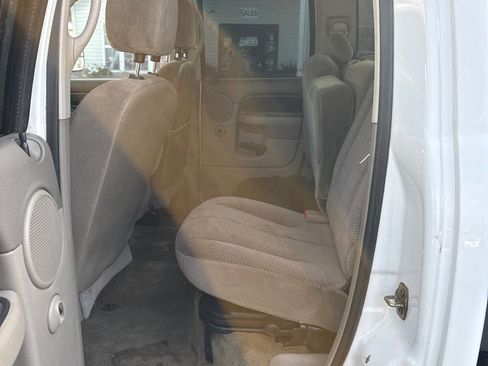 Used 2005 Dodge Ram 1500 Truck SLT image 10