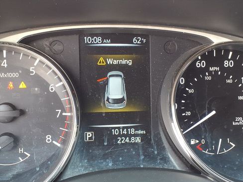 Used 2016 Nissan Rogue SV FWD image 23