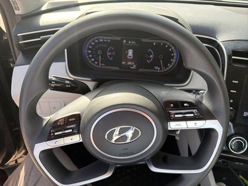 Certified 2024 Hyundai Tucson SE image 5