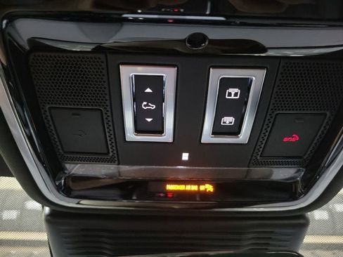 New 2026 Land Rover Range Rover Velar Dynamic SE image 21