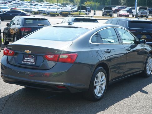 Used 2018 Chevrolet Malibu LT FWD image 5