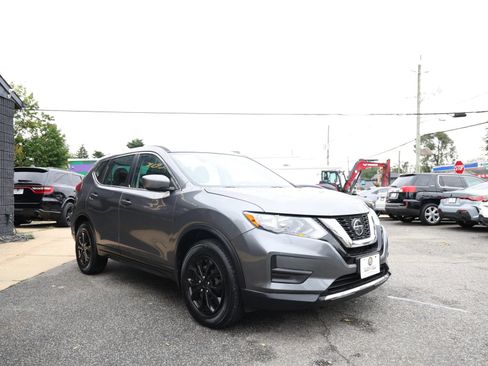 Used 2018 Nissan Rogue S AWD/4WD image 3
