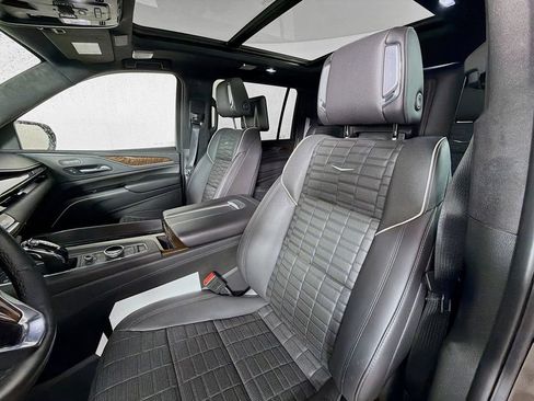 Certified 2024 Cadillac Escalade ESV Premium Luxury Platinum AWD/4WD image 12