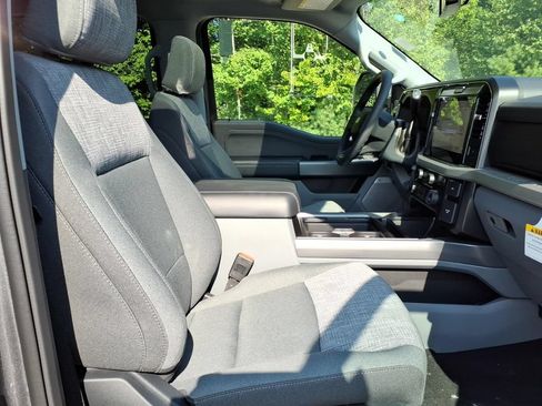 New 2026 Ford F350 XLT w/ XLT Premium Package AWD/4WD image 13