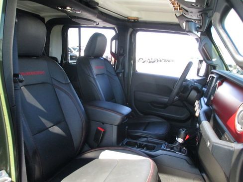 Used 2023 Jeep Gladiator Rubicon w/ Cold Weather Group image 20
