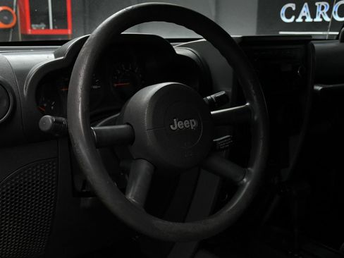 Used 2009 Jeep Wrangler Unlimited X RWD image 11