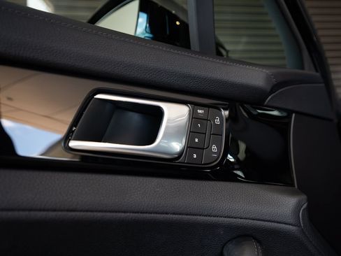 Certified 2023 Porsche Panamera image 21