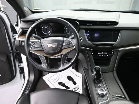 Used 2020 Cadillac XT5 Premium Luxury w/ Platinum Package AWD/4WD image 22