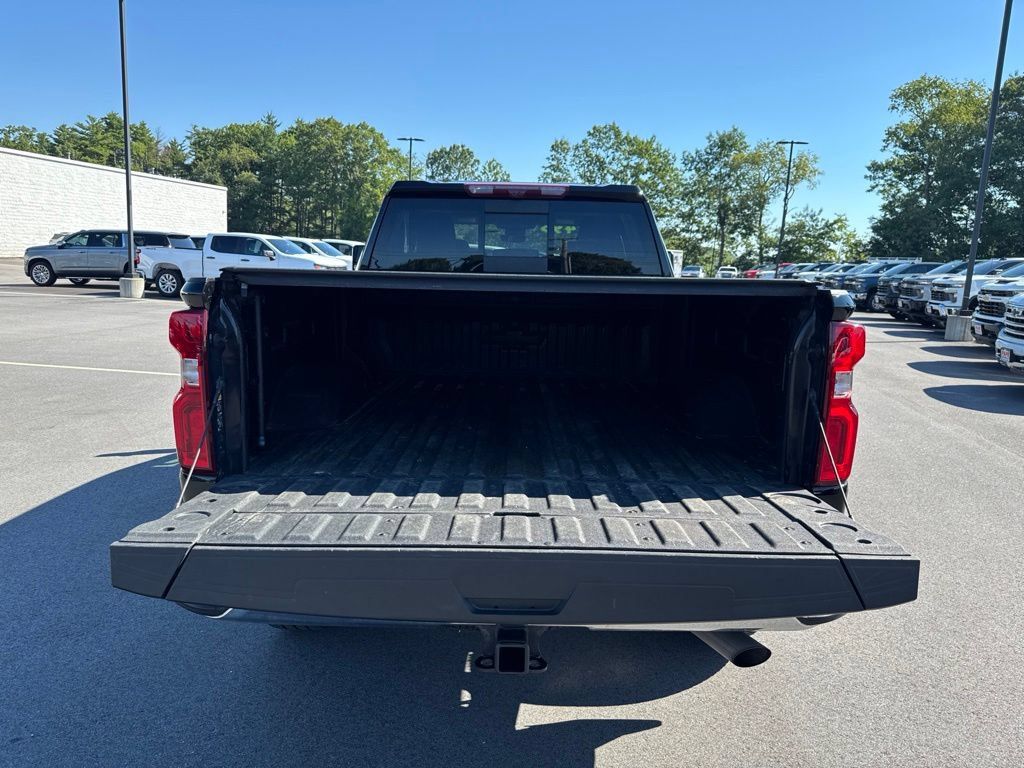 Used 2024 Chevrolet Silverado 2500 LTZ w/ LTZ Plus Package AWD/4WD image 6