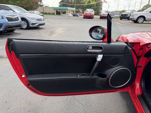 Used 2007 MAZDA MX-5 Miata Grand Touring RWD image 10