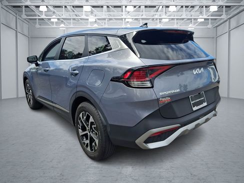 Used 2023 Kia Sportage EX FWD image 3