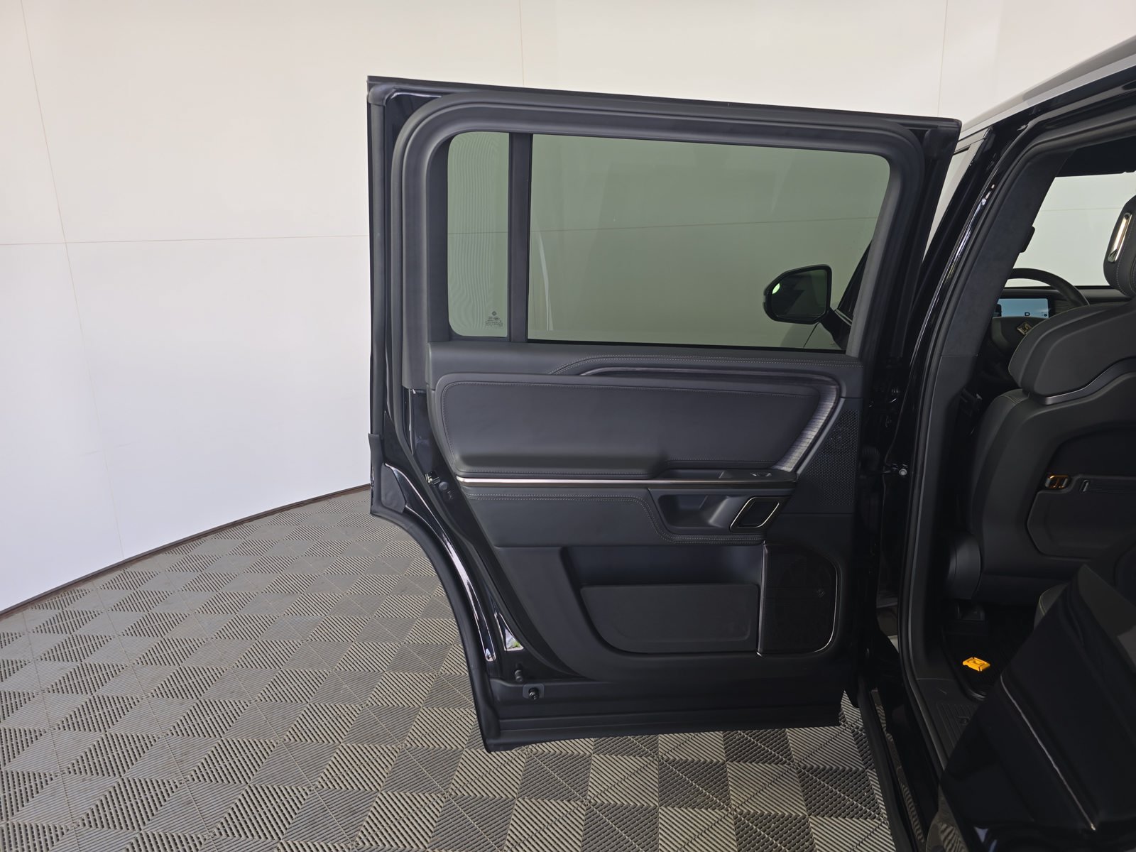 Used 2023 Rivian R1S Adventure Quad AWD/4WD image 17