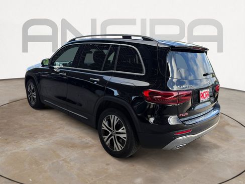 Used 2024 Mercedes-Benz GLB 250 4MATIC image 9