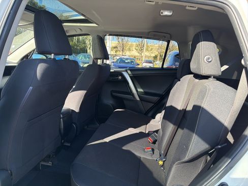 Used 2018 Toyota RAV4 XLE image 10