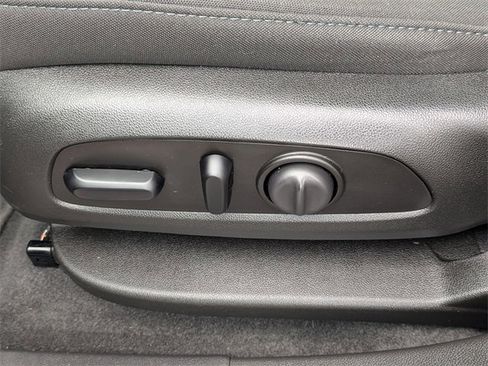 Used 2021 Chevrolet Blazer LT image 21